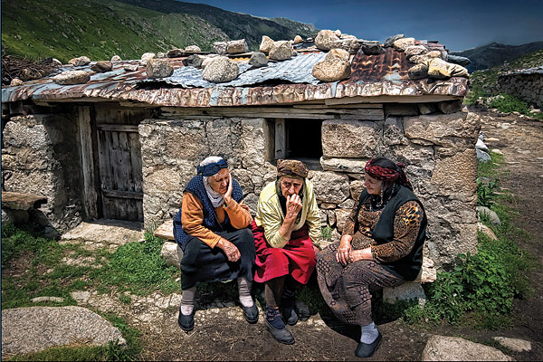 Three sisters in the Hemshin village of Kavron